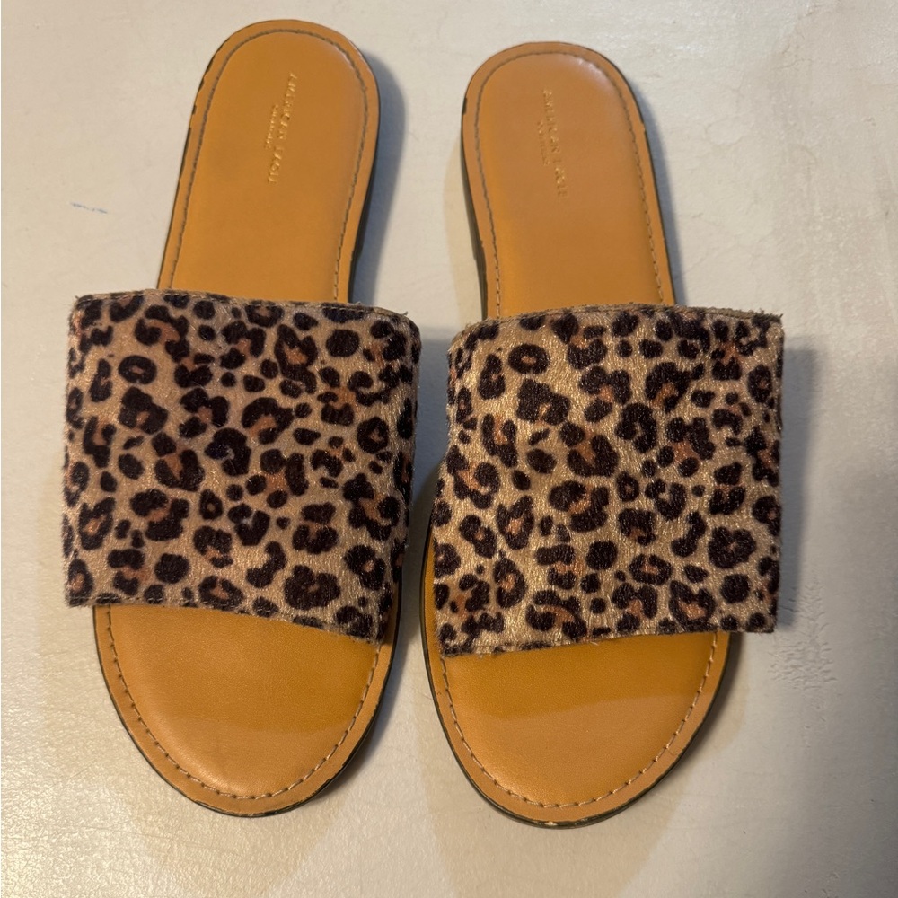 Size 11 leopard flip flops